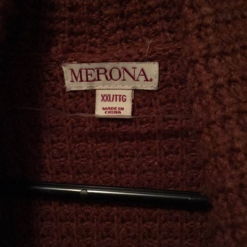 Rust colored pull over sweater - Picture 2 of 3